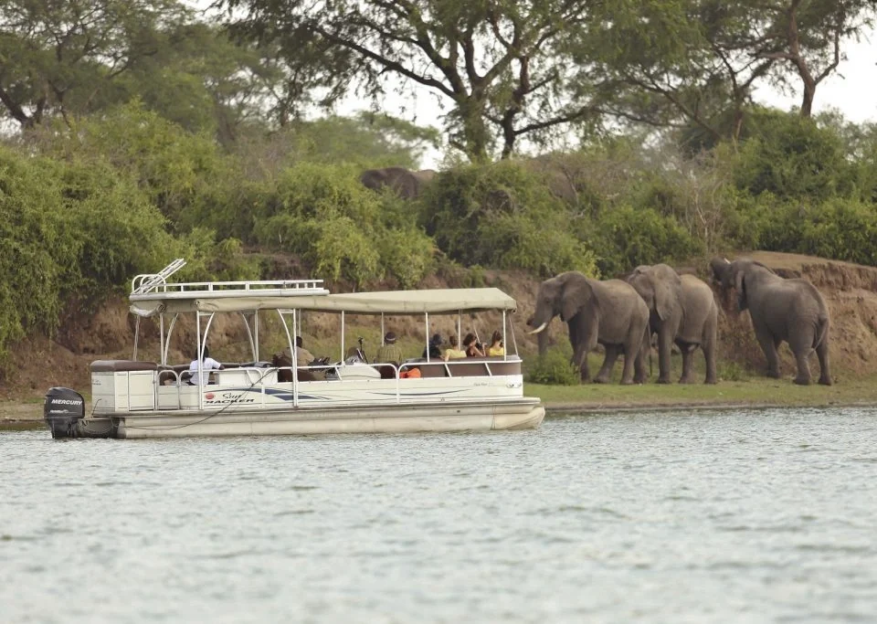 boat-safaris-on-the-kazinga-channel-in-uganda