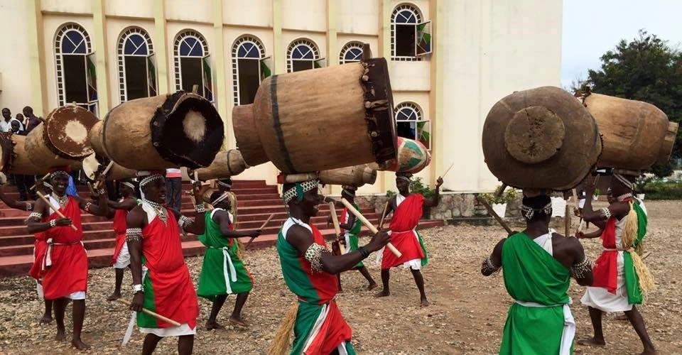 visiting-traditional-drummers-in-burundi