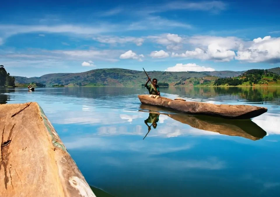 gorilla-tracking-and-lake-bunyonyi-in-one-tour