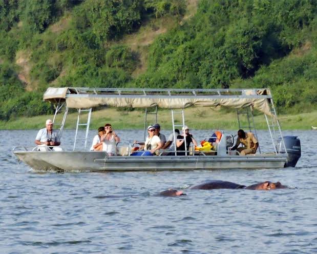 boat-cruise-at-kazinga-channel-vs-murchison-falls