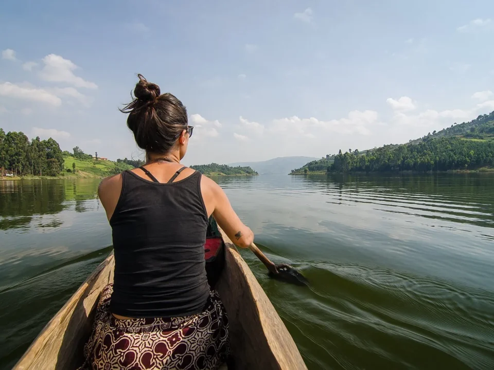 boat-ride-at-lake-bunyonyi-in-uganda